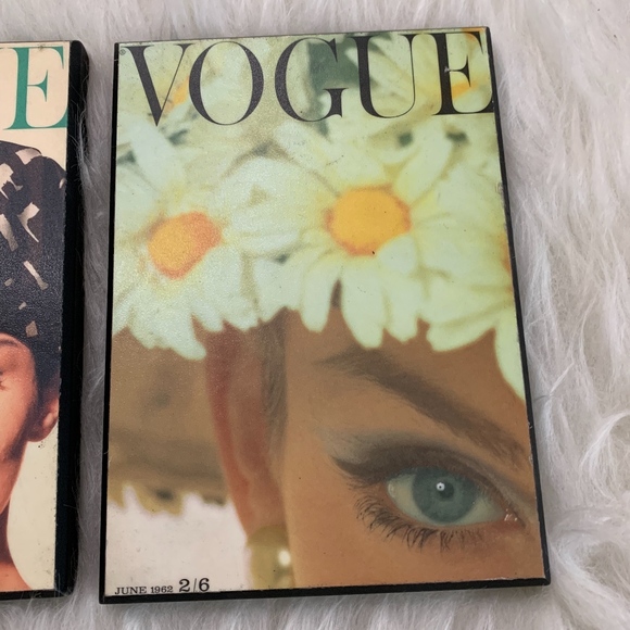 ❣️SOLD❣️Vintage 60's VOGUE magazine cover wall art - Picture 4 of 8